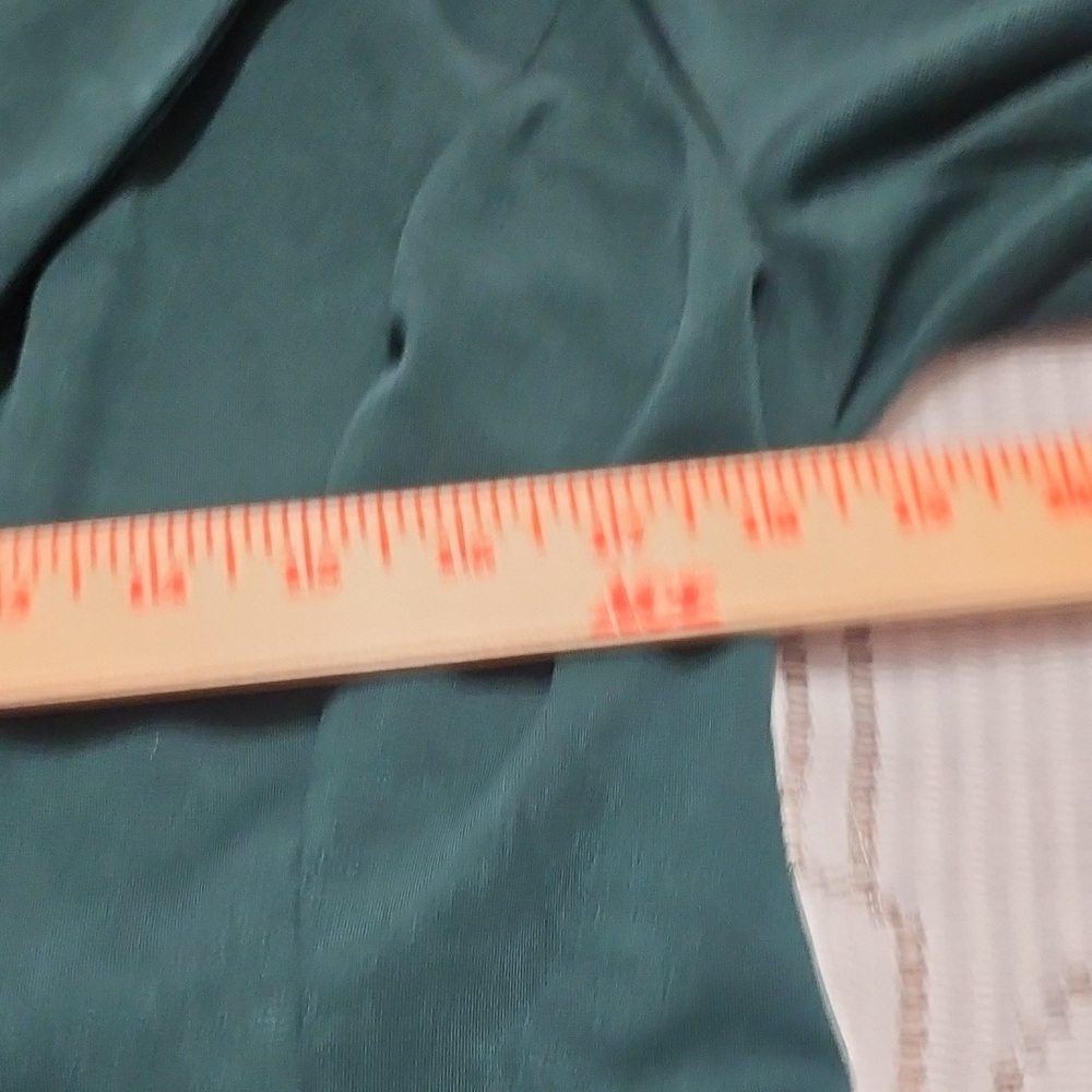 Travel Ready Green Two-Piece Pant Suit - Picture 15 of 16